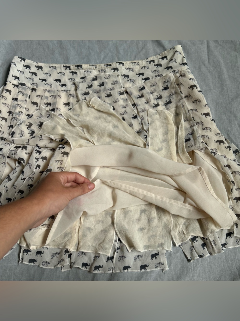 Club Monaco Silk Cream Elephant Mini Skirt - Picture 8 of 9